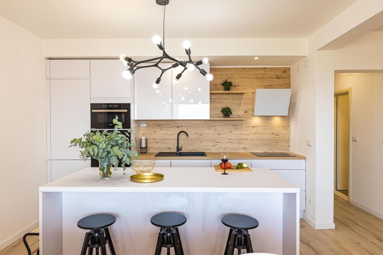 Apartmani Ana Kastela Bagian luar foto