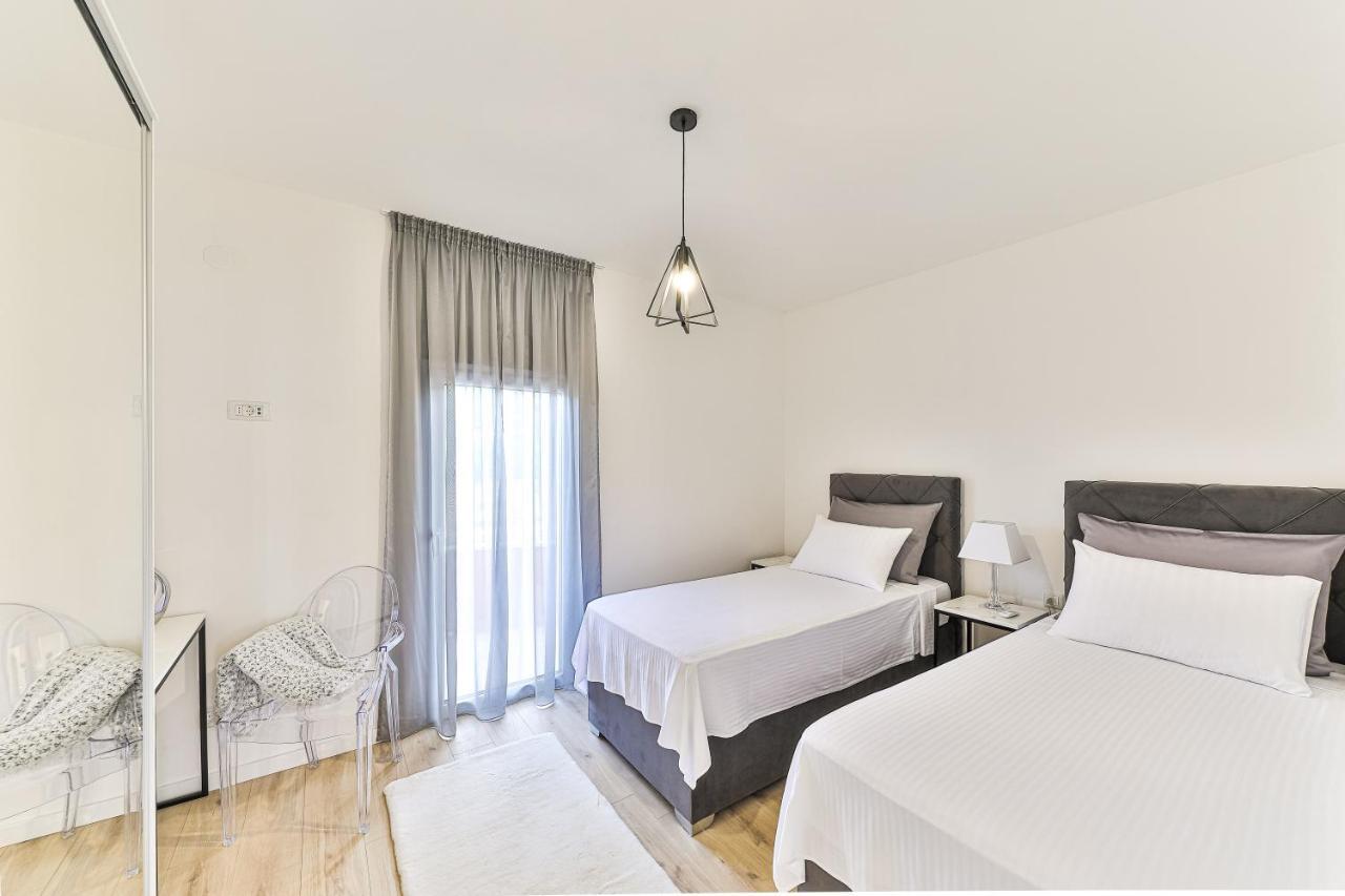 Apartmani Ana Kastela Bagian luar foto