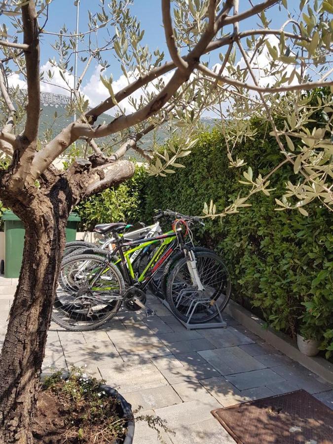 Apartmani Ana Kastela Bagian luar foto
